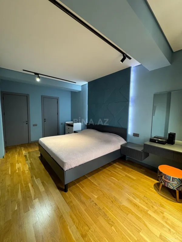 Satılır 3 otaqlı mənzil 130 m²