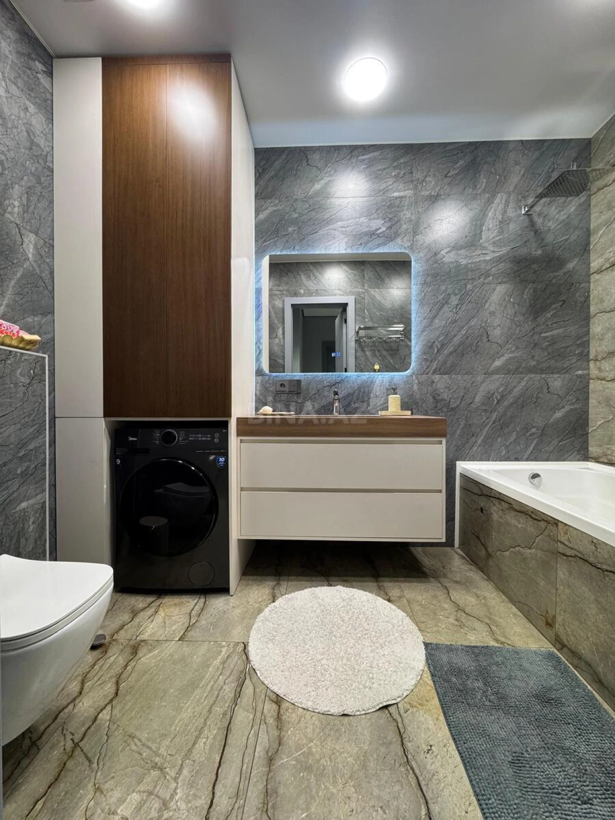 Satılır 3 otaqlı mənzil 130 m²