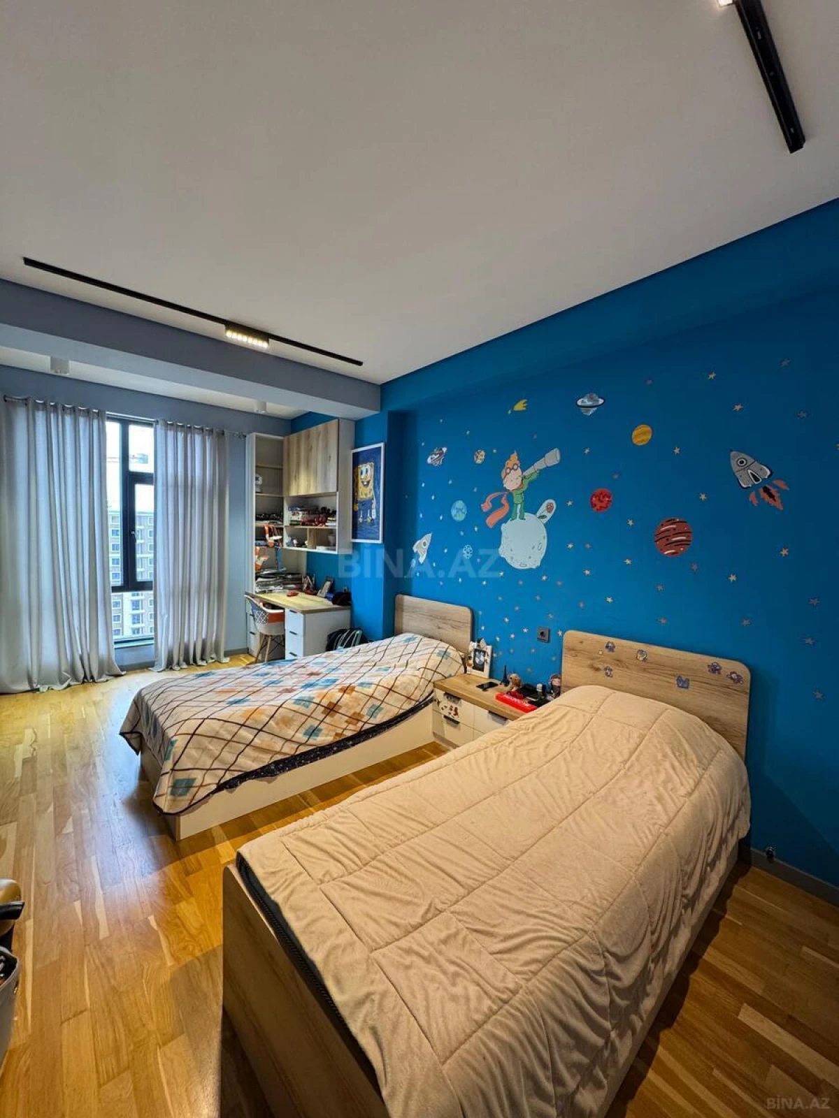 Satılır 3 otaqlı mənzil 130 m²