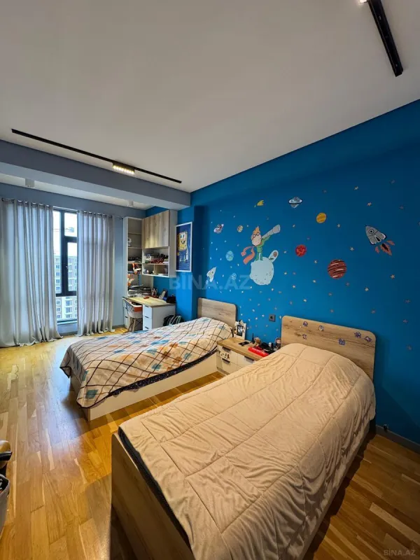 Satılır 3 otaqlı mənzil 130 m²