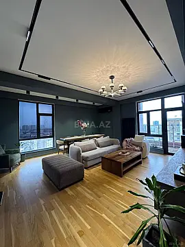 Satılır 3 otaqlı mənzil 130 m²