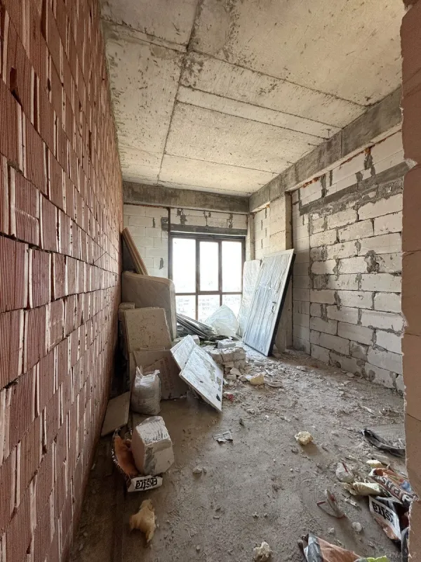 Satılır 4 otaqlı mənzil 147 m²