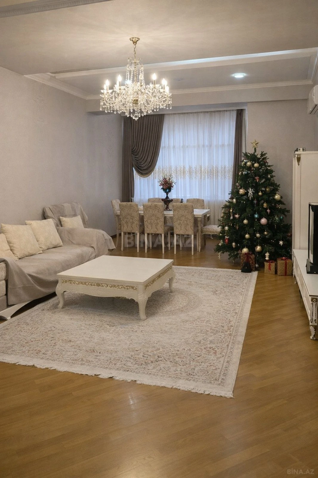 Satılır 2 otaqlı mənzil 117 m²