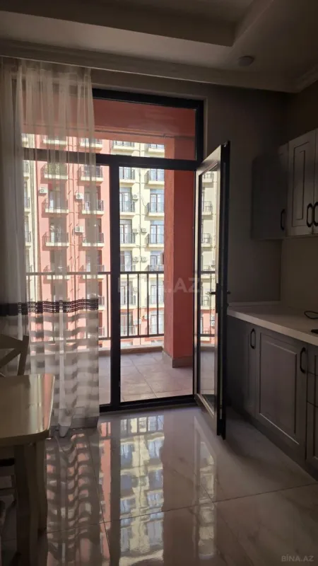 Kirayə verilir 2 otaqlı mənzil 100 m²