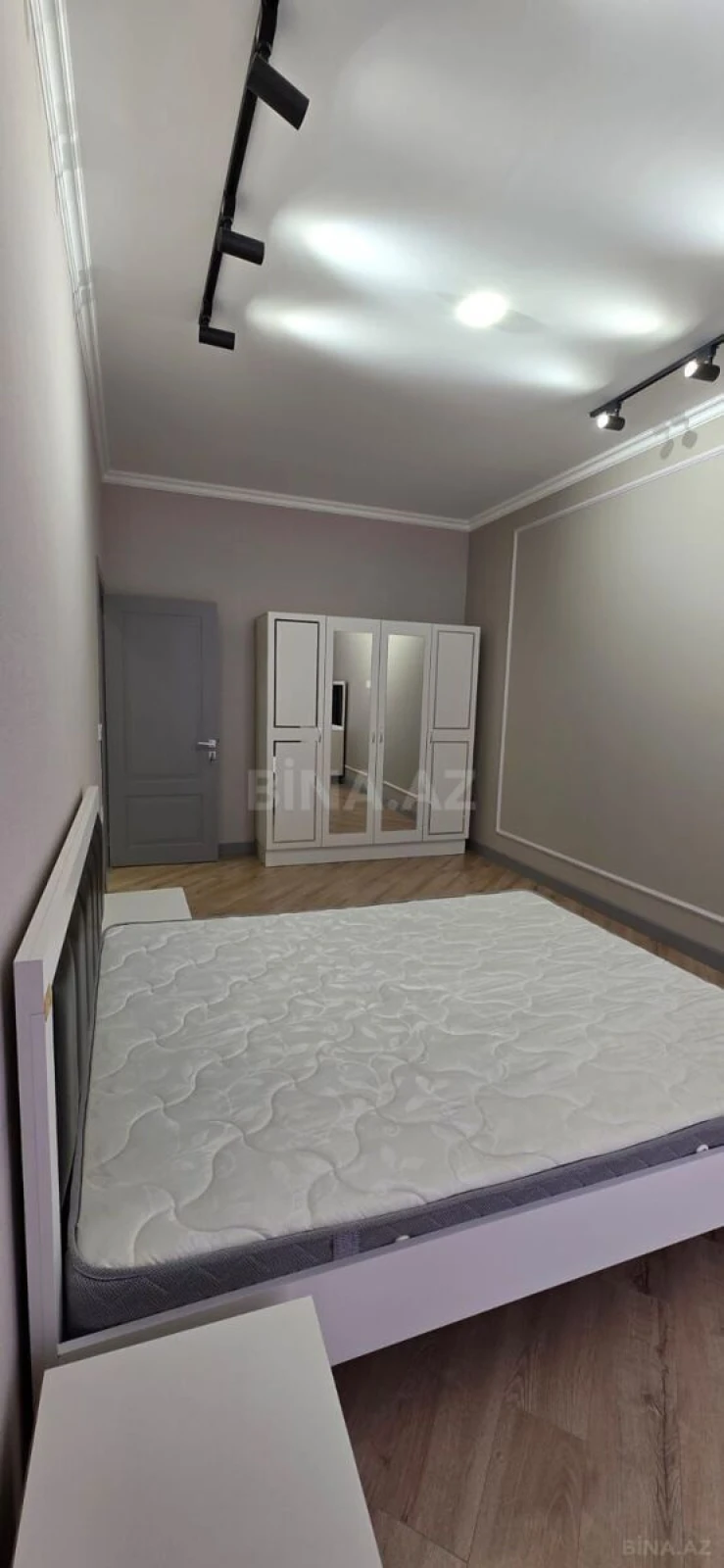 Kirayə verilir 2 otaqlı mənzil 100 m²