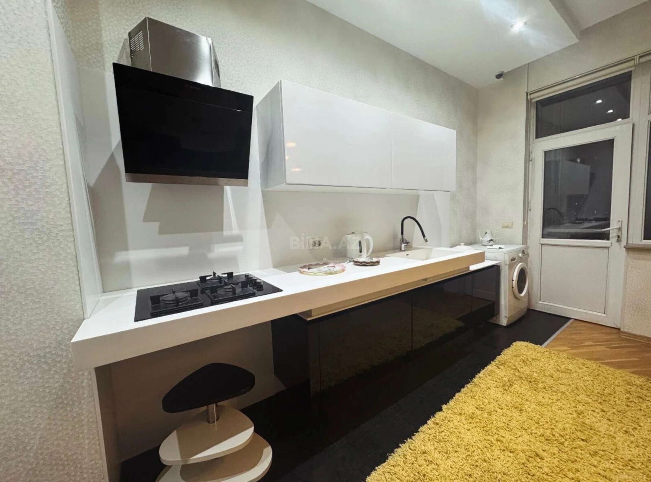 Kirayə verilir 3 otaqlı mənzil 101 m²