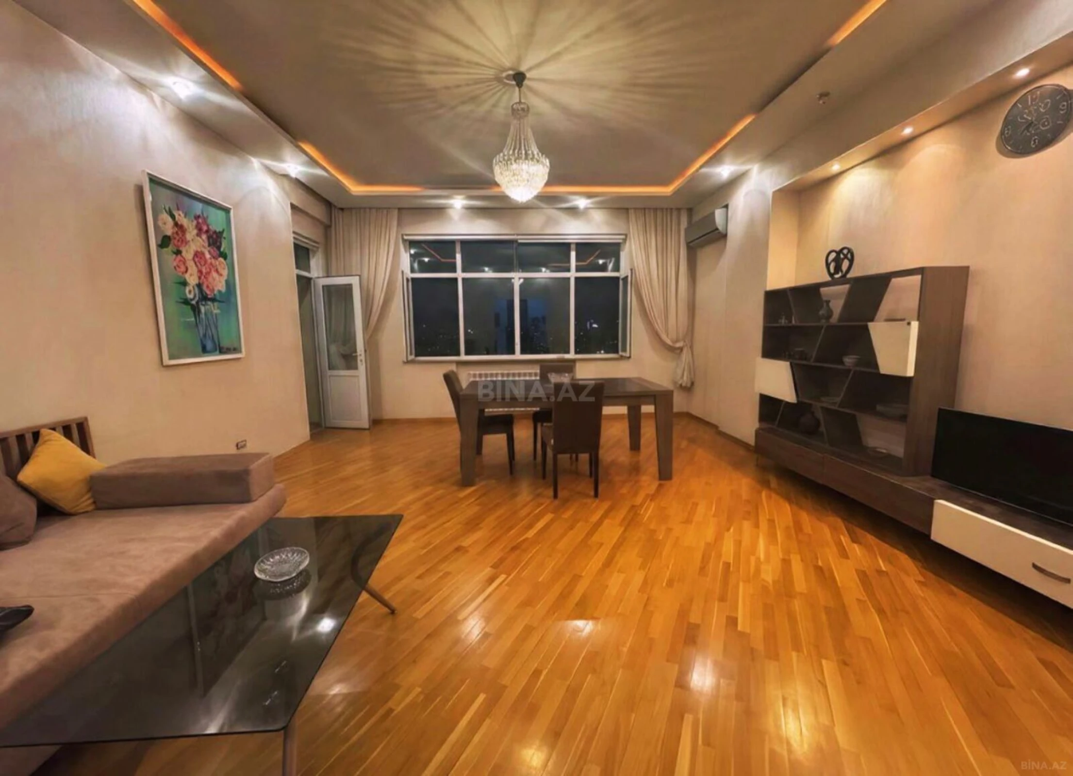 Kirayə verilir 3 otaqlı mənzil 101 m²