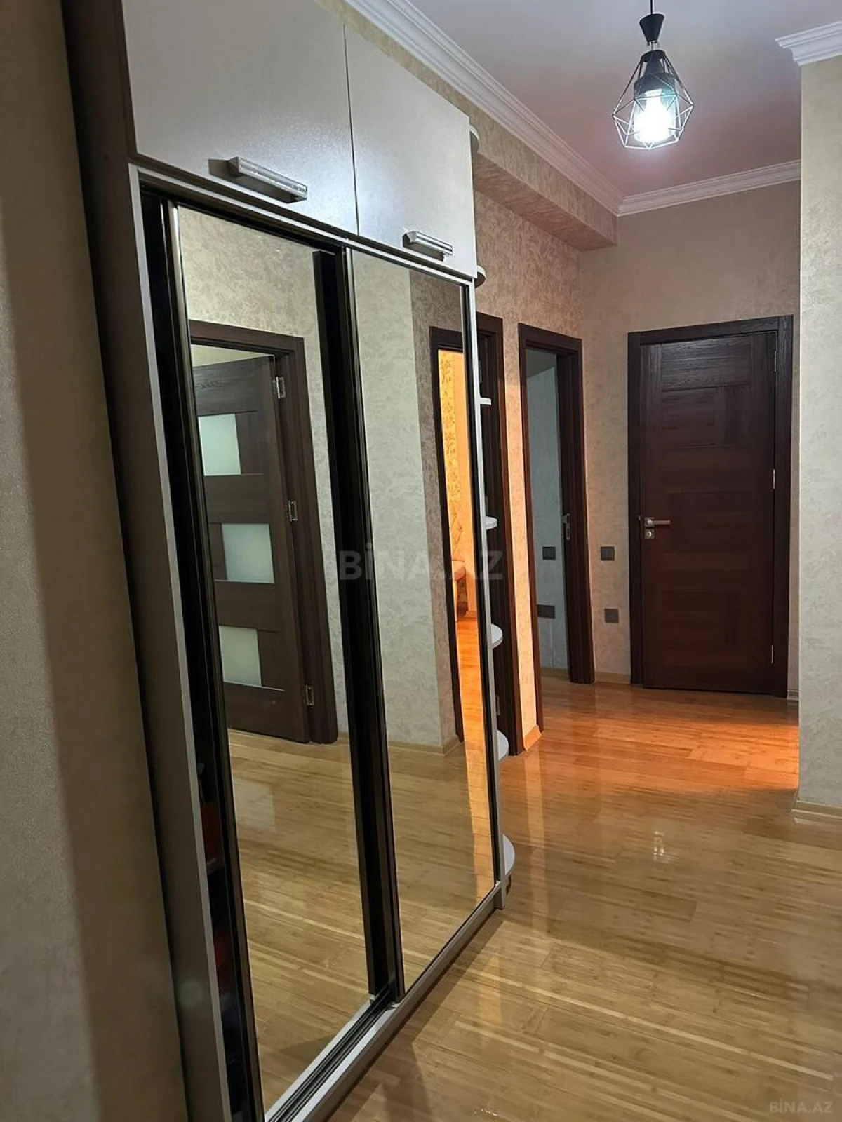 Satılır 2 otaqlı mənzil 60 m²