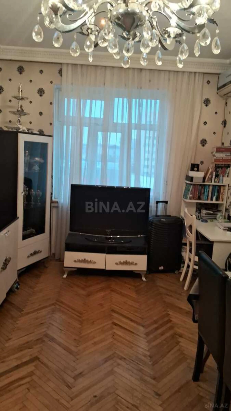 Satılır 4 otaqlı mənzil 110 m²