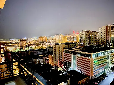 Satılır 3 otaqlı mənzil 140 m² — Bakı, İnşaatçılar 3 otaq 140.00 m²