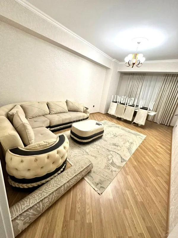 Kirayə verilir 3 otaqlı mənzil 135 m²