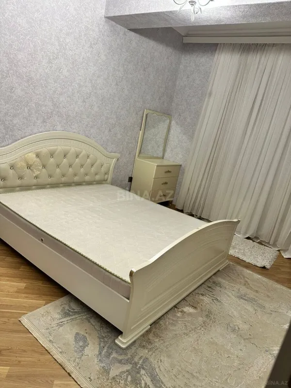 Kirayə verilir 3 otaqlı mənzil 135 m²