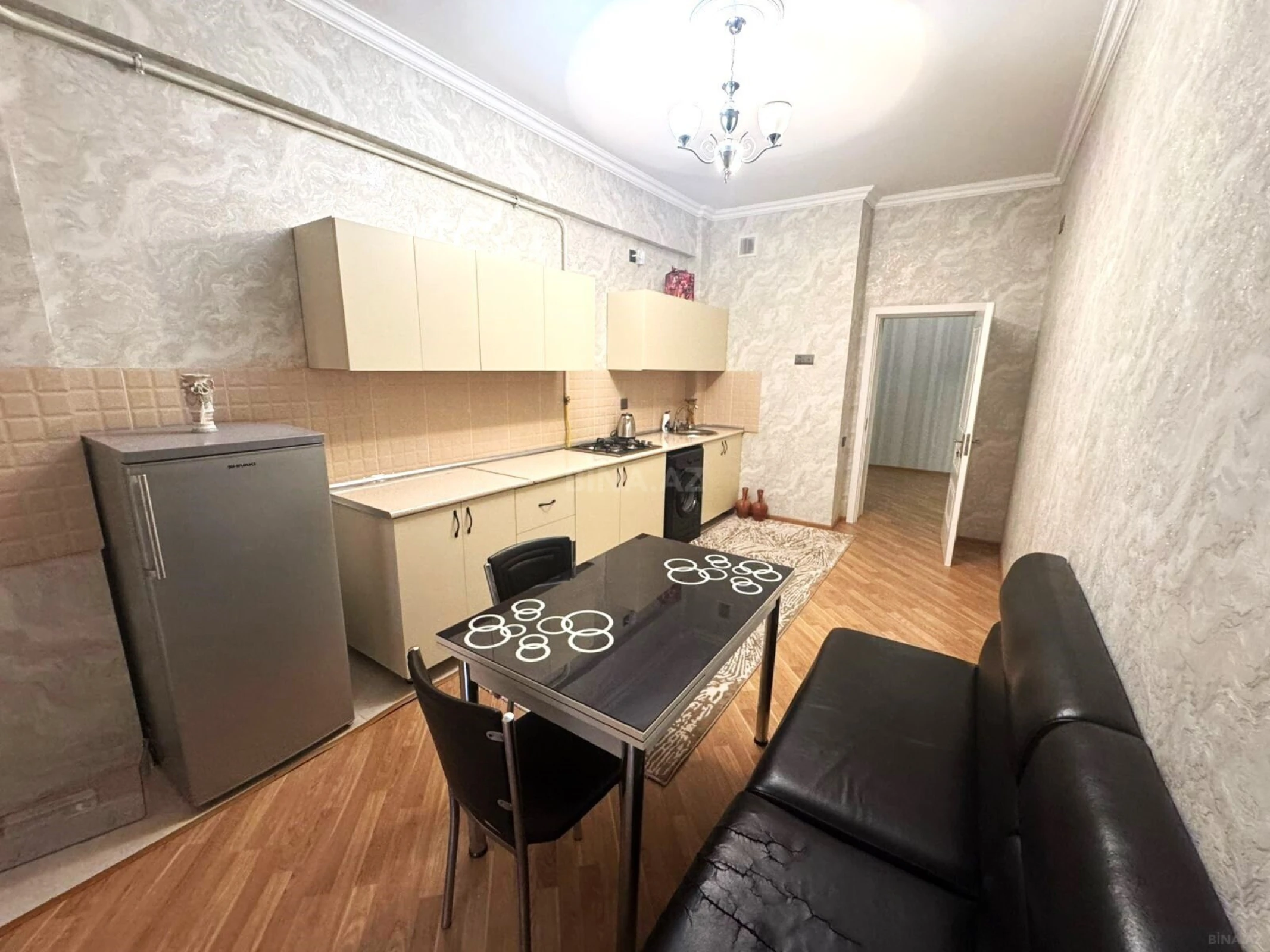 Kirayə verilir 3 otaqlı mənzil 135 m²
