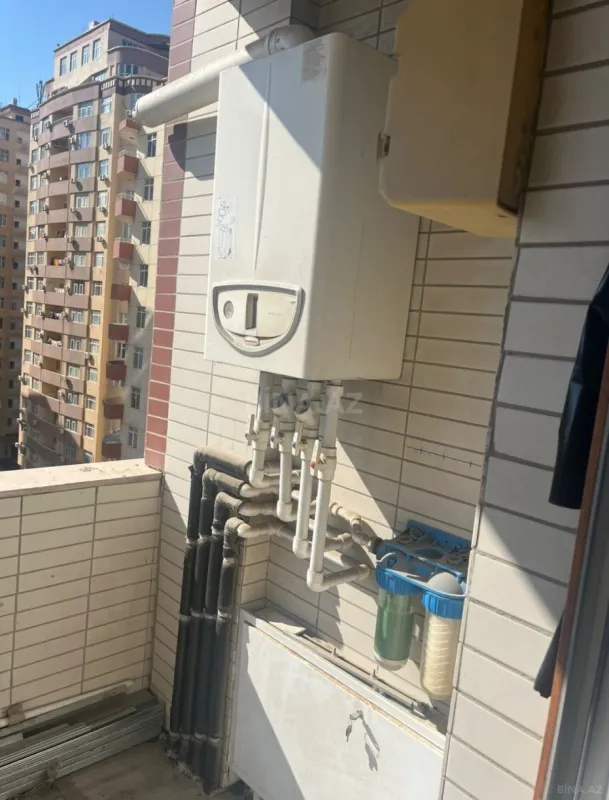 Satılır 4 otaqlı mənzil 185 m²