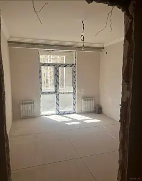 Satılır 4 otaqlı mənzil 185 m²