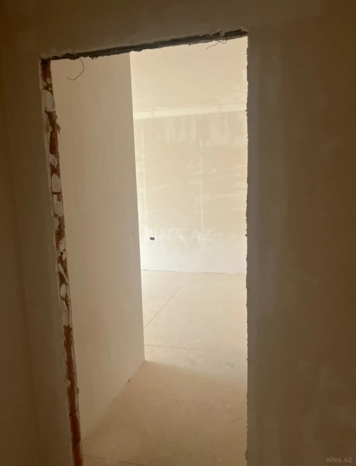 Satılır 4 otaqlı mənzil 185 m²