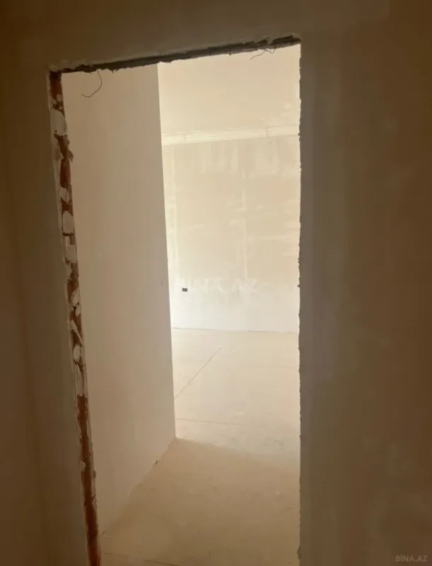Satılır 4 otaqlı mənzil 185 m²