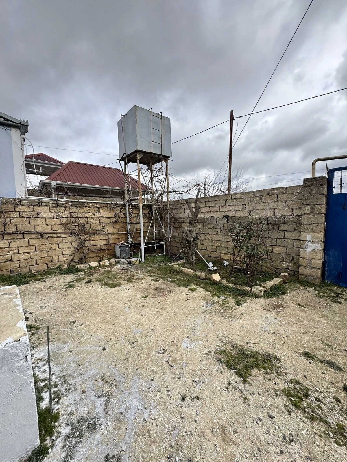 Kirayə verilir 2 otaqlı həyət evi 50 m²