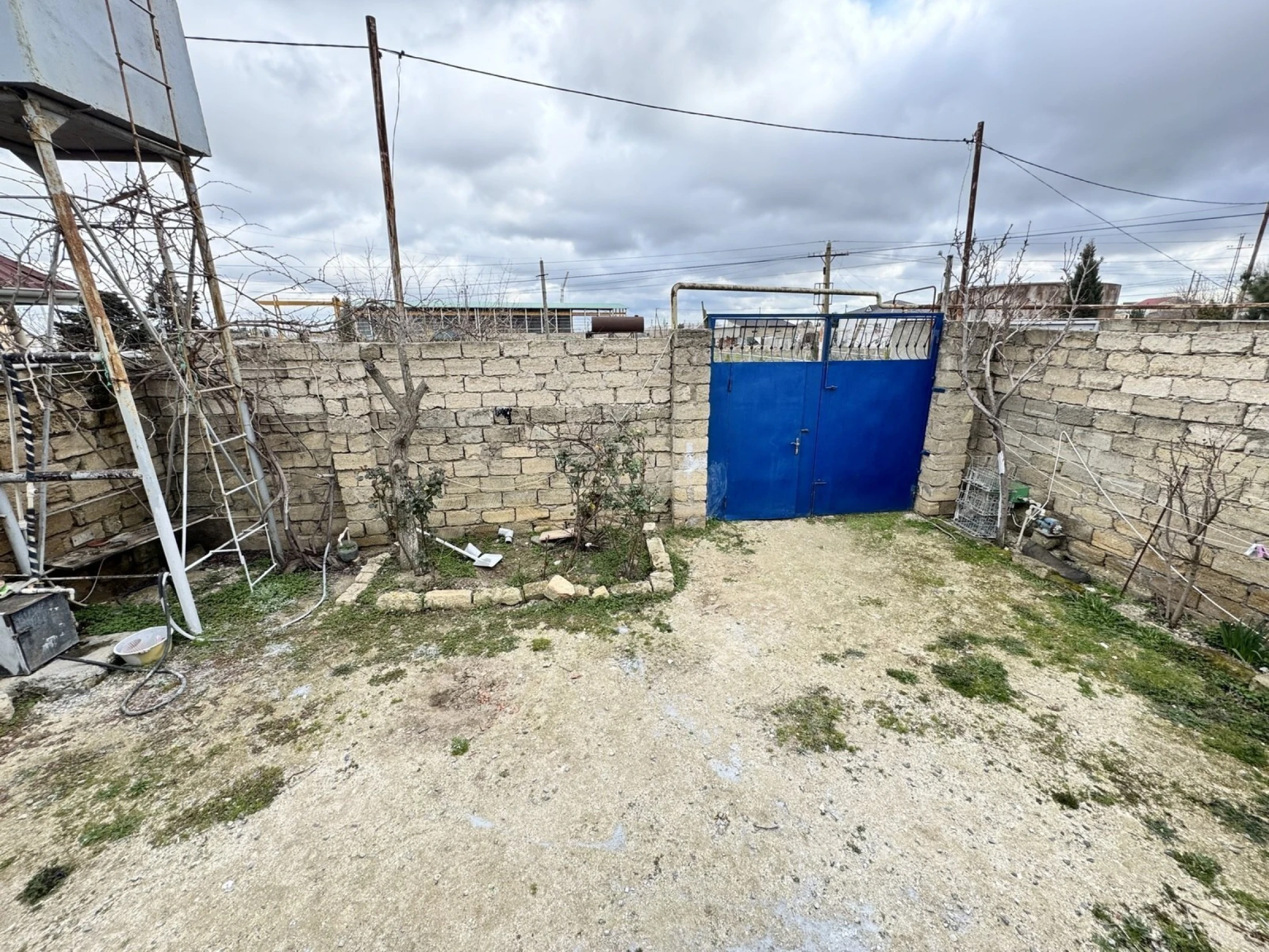 Kirayə verilir 2 otaqlı həyət evi 50 m²