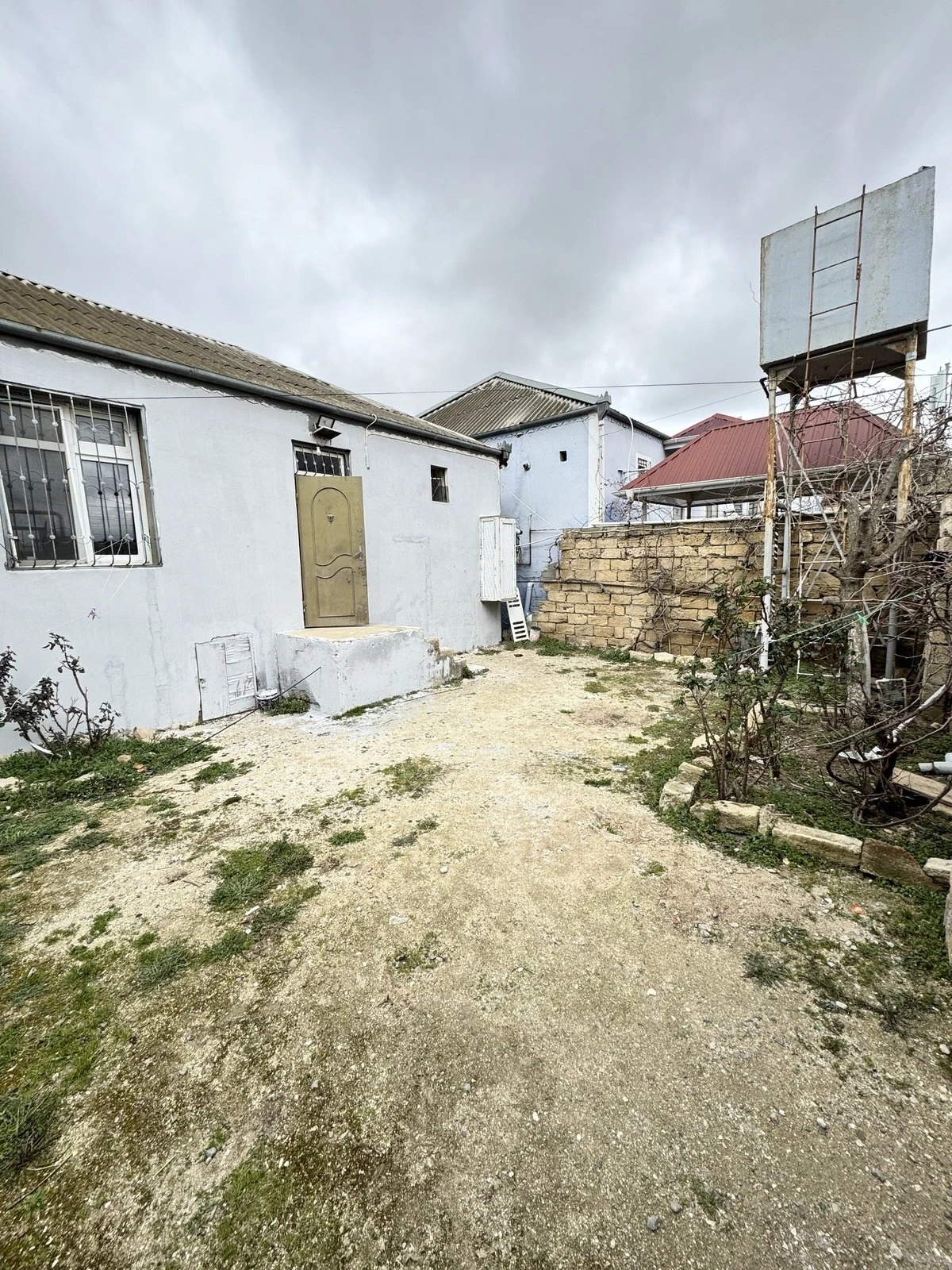 Kirayə verilir 2 otaqlı həyət evi 50 m²