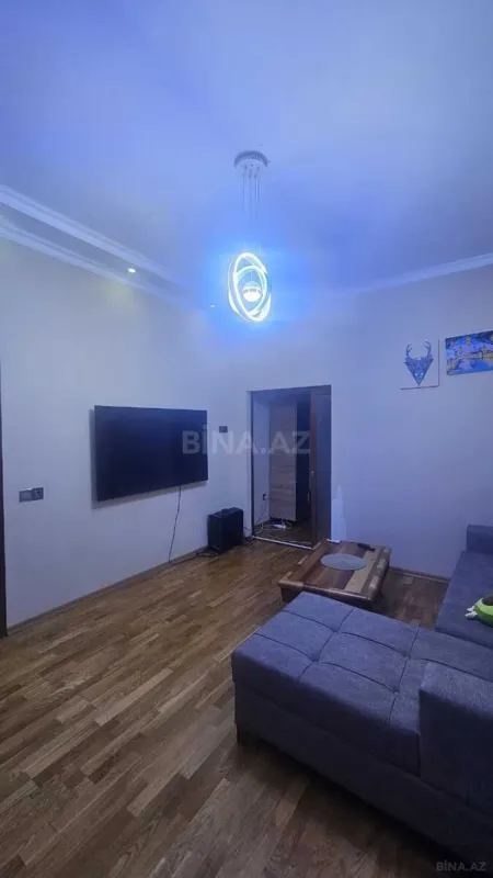 Kirayə verilir 2 otaqlı mənzil 55 m²