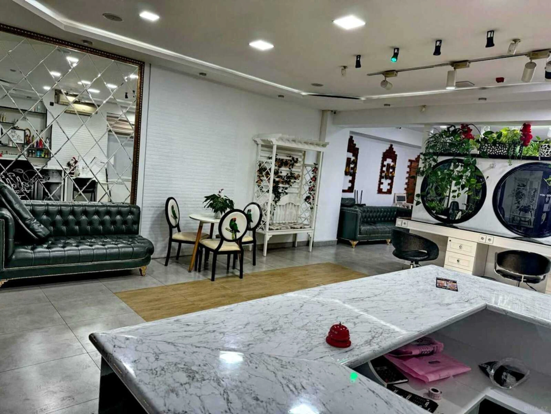 Kirayə verilir 15 otaqlı ofis 500 m²