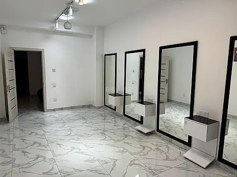 Kirayə verilir 15 otaqlı ofis 500 m² — Bakı, 8-ci kilometr 15 otaq 500.00 m²