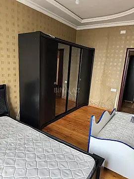 Kirayə verilir 2 otaqlı mənzil 90 m²
