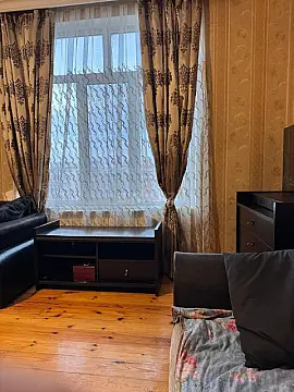 Kirayə verilir 2 otaqlı mənzil 90 m²