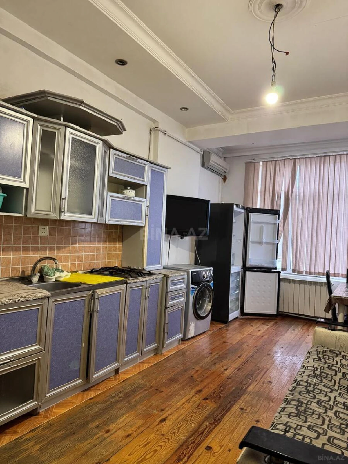 Kirayə verilir 2 otaqlı mənzil 90 m²