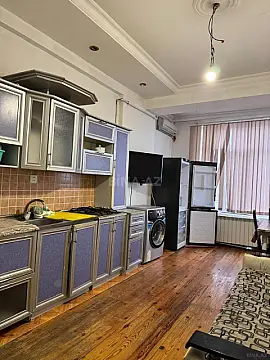 Kirayə verilir 2 otaqlı mənzil 90 m²