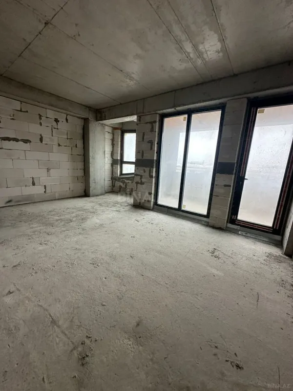 Satılır 3 otaqlı mənzil 165 m²