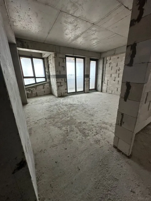 Satılır 3 otaqlı mənzil 165 m²