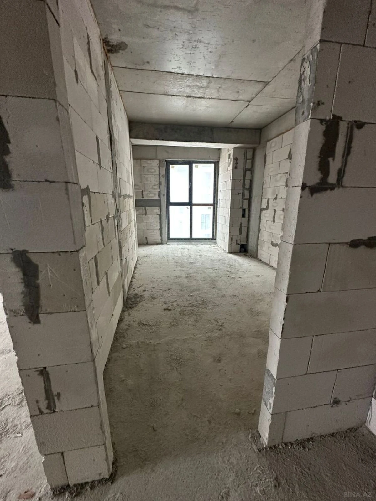 Satılır 3 otaqlı mənzil 165 m²