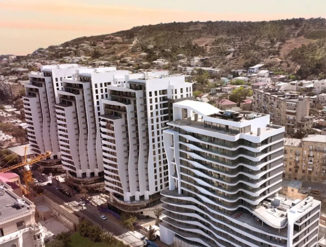 Satılır 3 otaqlı mənzil 165 m²