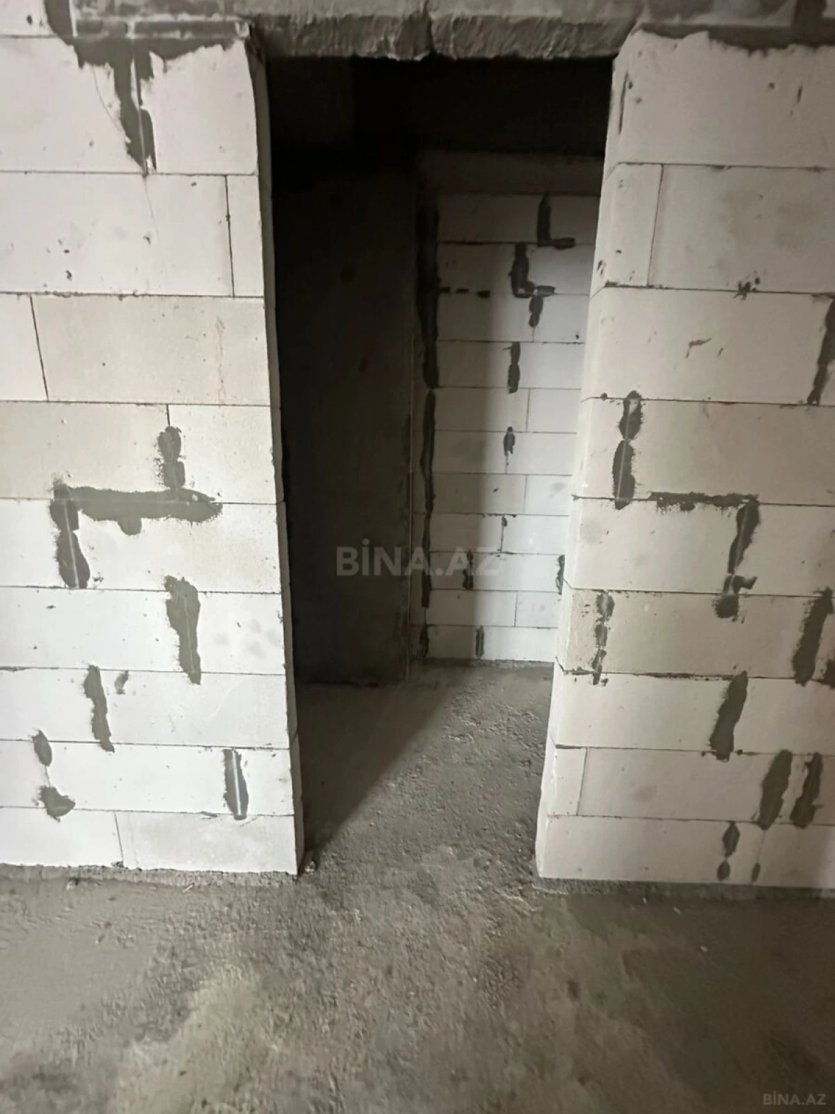 Satılır 3 otaqlı mənzil 165 m²