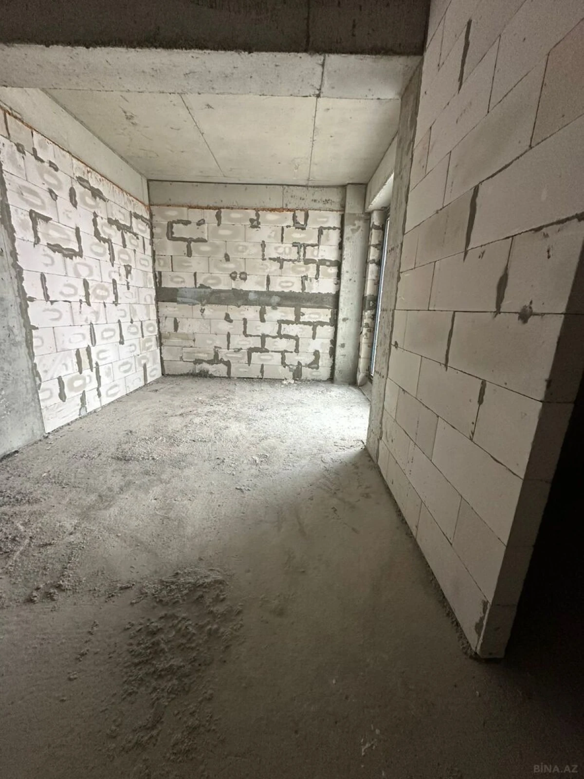 Satılır 3 otaqlı mənzil 165 m²