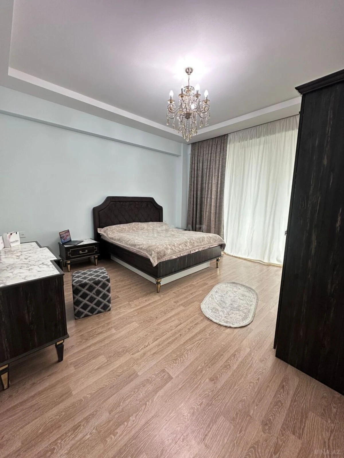 Kirayə verilir 3 otaqlı mənzil 160 m²