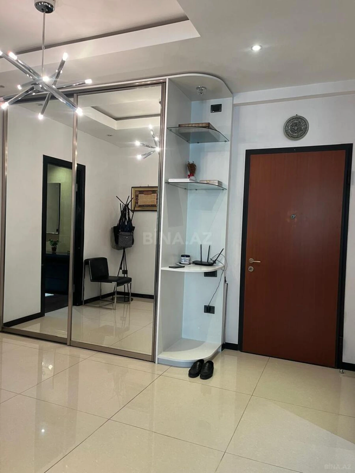 Satılır 3 otaqlı mənzil 143 m²