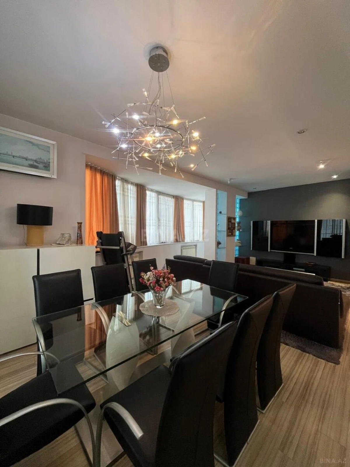 Satılır 3 otaqlı mənzil 143 m²