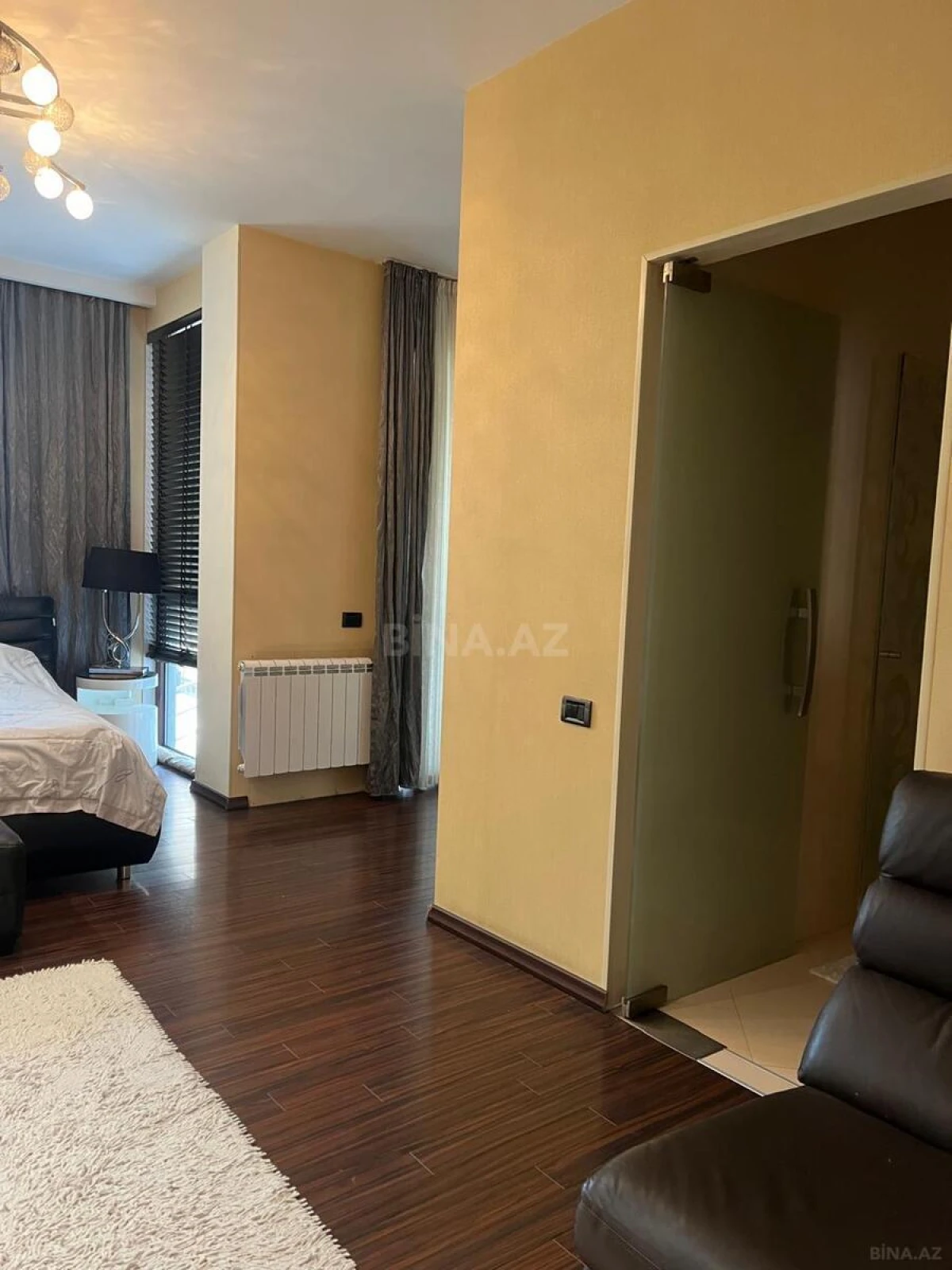 Satılır 3 otaqlı mənzil 143 m²