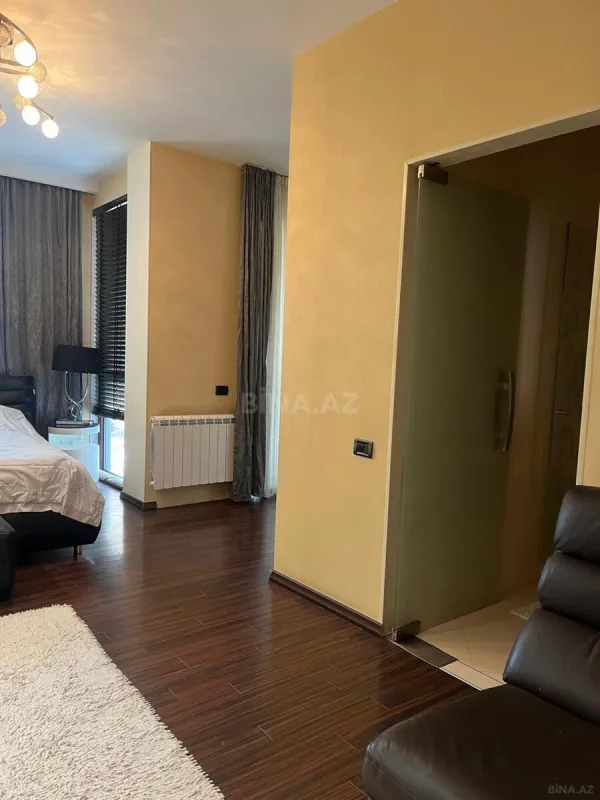 Satılır 3 otaqlı mənzil 143 m²