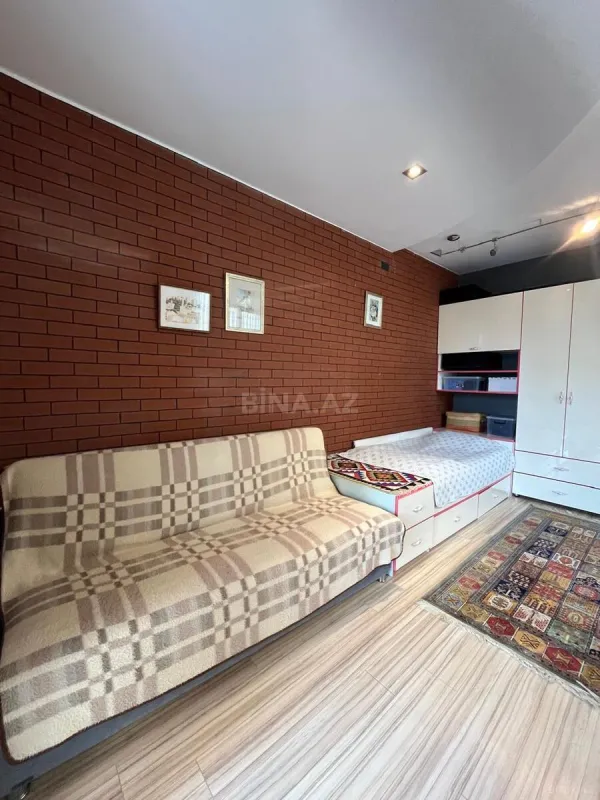 Satılır 3 otaqlı mənzil 143 m²