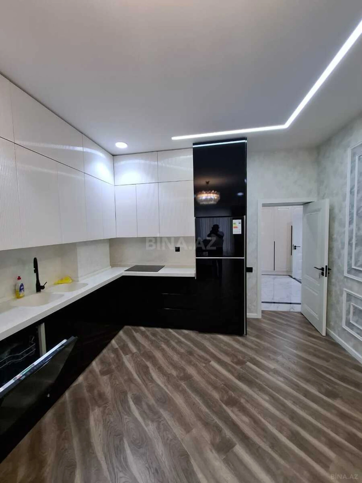 Kirayə verilir 2 otaqlı mənzil 95 m²
