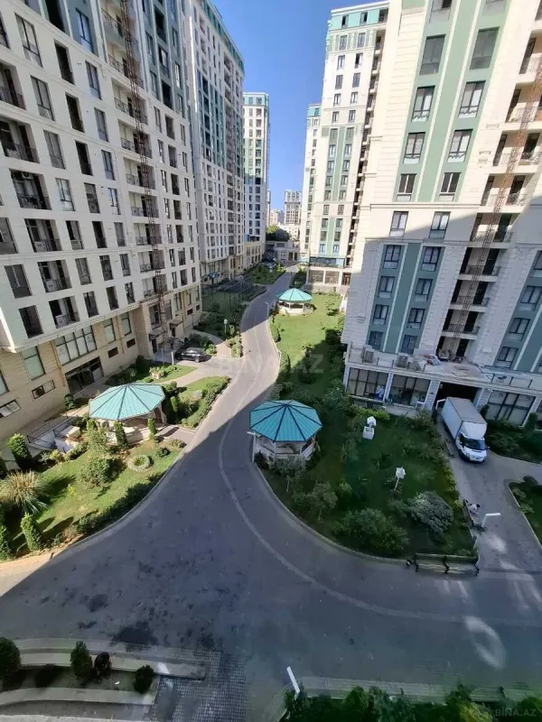 Kirayə verilir 2 otaqlı mənzil 95 m²