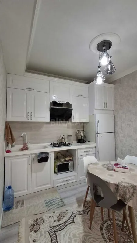 Satılır 2 otaqlı mənzil 80 m²
