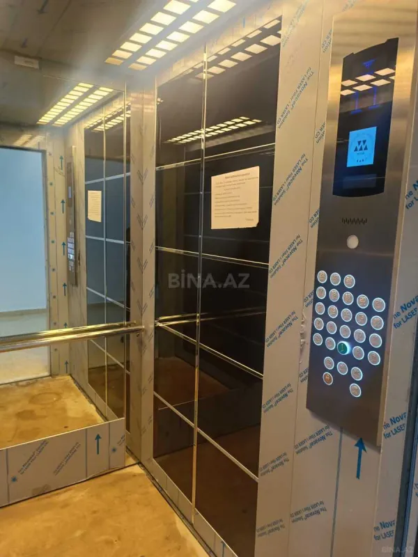 Satılır 3 otaqlı mənzil 202 m²