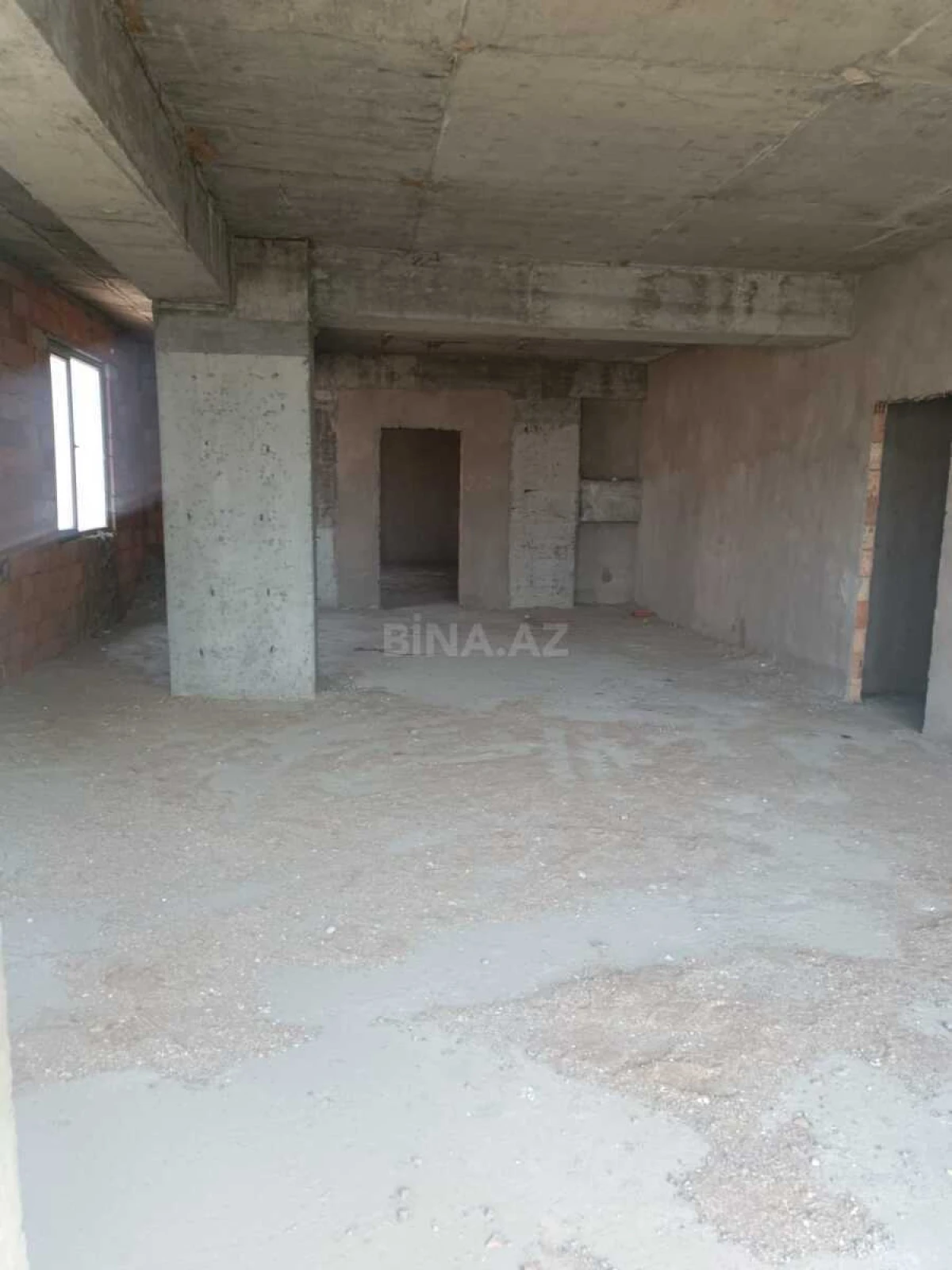 Satılır 3 otaqlı mənzil 202 m²