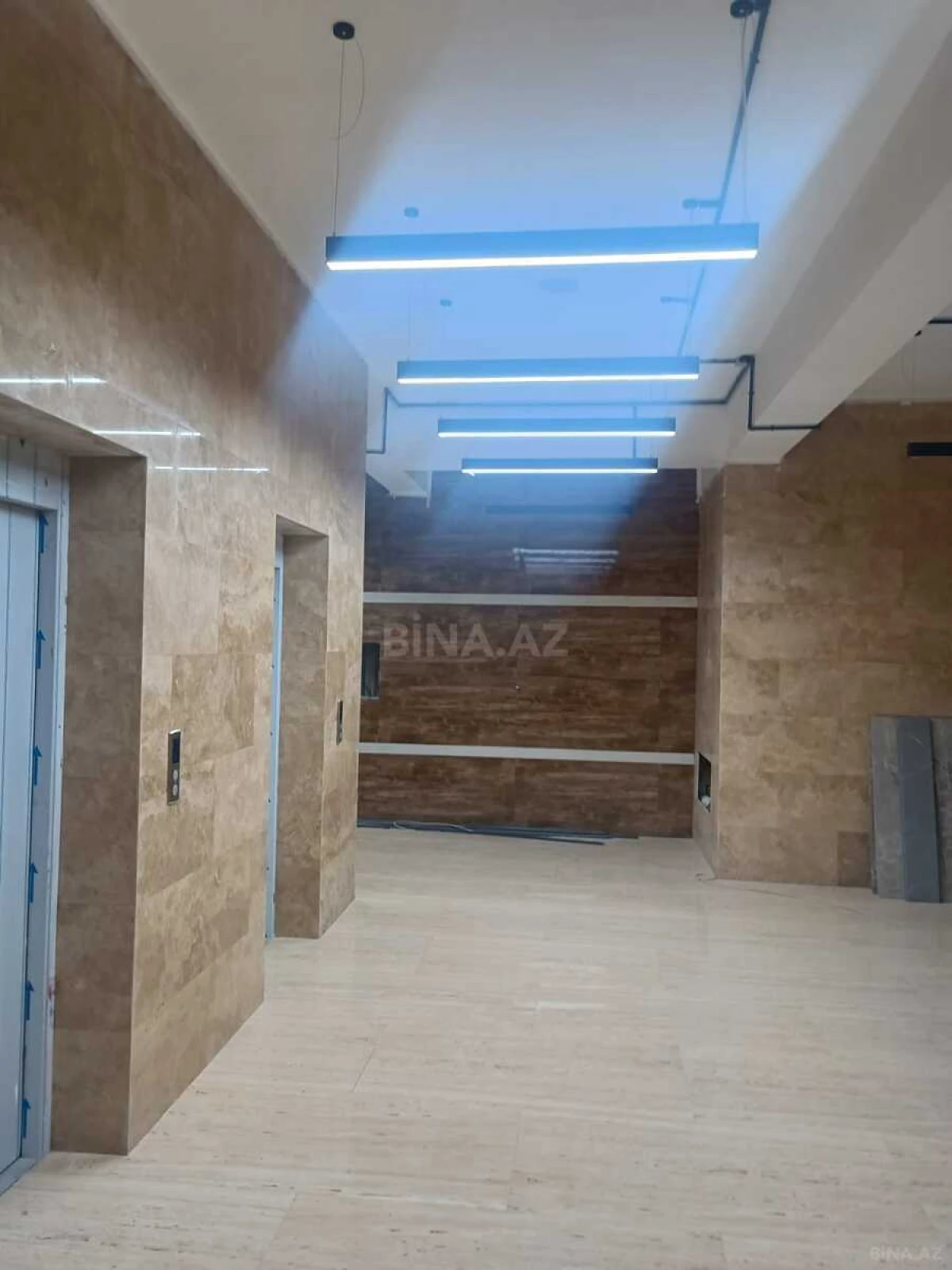 Satılır 3 otaqlı mənzil 202 m²