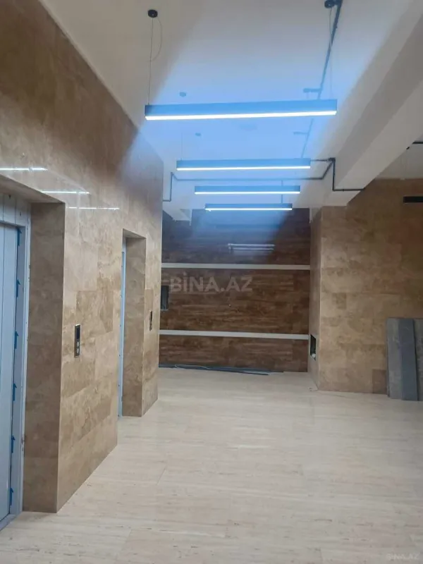 Satılır 3 otaqlı mənzil 202 m²